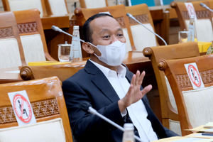 <p>Menteri Investasi/Kepala Badan Koordinasi Penanaman Modal (BKPM) Bahlil Lahadalia saat mengikuti rapat dengan komisi VI DPR RI, di kompleks Parlemen Senayan, Jakarta, Selasa, 8 Juni 2021. Foto: Ismail Pohan/TrenAsia</p>