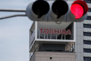 <p>Logo toshiba di Jepang, SUmber: Reuters</p>
