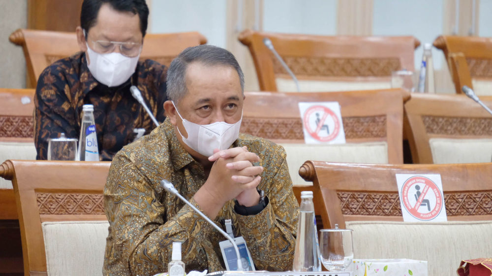 <p>Direktur Utama Bank Negara Indonesia (BNI) Royke Tumilaar saat menghadiri rapat dengar pendapat dengan Komisi VI DPR RI, di kompleks Parlemen Senayan, Jakarta, Senin, 14 Juni 2021. Foto: Ismail Pohan/TrenAsia</p>
