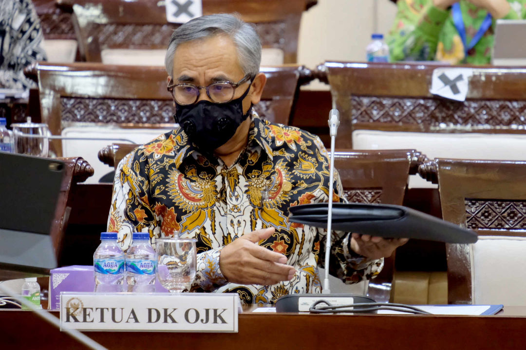 <p>Ketua Dewan Komisioner Otoritas Jasa Keuangan (OJK) Wimboh Santoso saat hadir dalam rapat kerja dengan komisi XI DPR di kompleks Parlemen, Senayan, Jakarta, Rabu, 2 Juni 2021. Foto: Ismail Pohan/TrenAsia</p>
