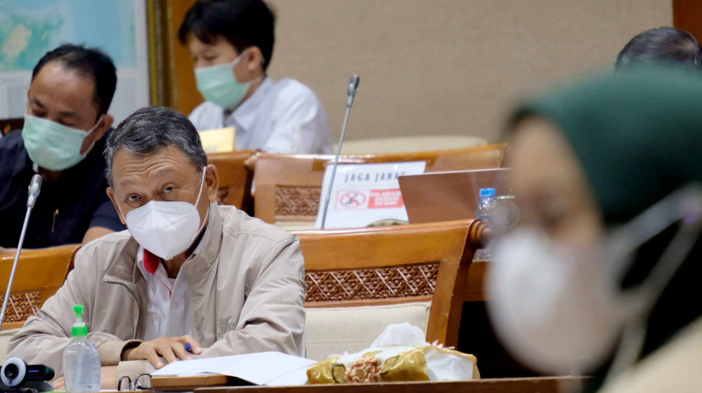 <p>Menteri Energi dan Sumber Daya Mineral (ESDM) Arifin Tasrif saat hadir dalam rapat kerja dengan Komisi VII DPR di komplek Parlemen, Senayan, Jakarta, Rabu, 2 Juni 2021. Foto: Ismail Pohan/TrenAsia</p>