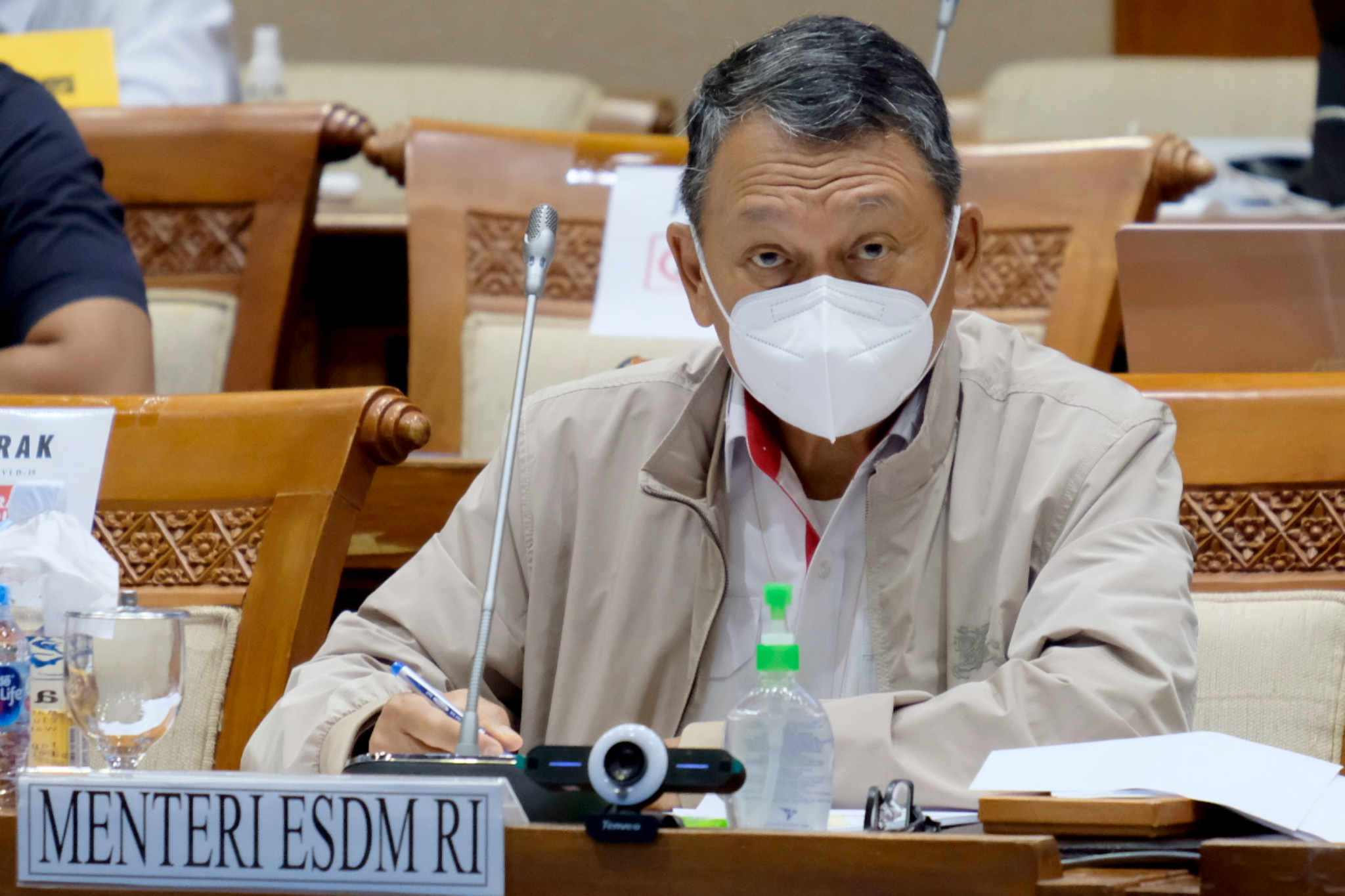 <p>Menteri Energi dan Sumber Daya Mineral (ESDM) Arifin Tasrif saat hadir dalam rapat kerja dengan Komisi VII DPR di komplek Parlemen, Senayan, Jakarta, Rabu, 2 Juni 2021. Foto: Ismail Pohan/TrenAsia</p>
