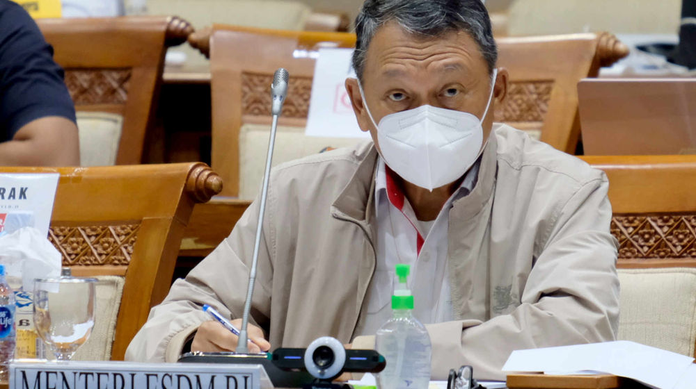 <p>Menteri Energi dan Sumber Daya Mineral (ESDM) Arifin Tasrif saat hadir dalam rapat kerja dengan Komisi VII DPR di komplek Parlemen, Senayan, Jakarta, Rabu, 2 Juni 2021. Foto: Ismail Pohan/TrenAsia</p>
