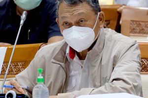 <p>Menteri Energi dan Sumber Daya Mineral (ESDM) Arifin Tasrif saat hadir dalam rapat kerja dengan Komisi VII DPR di komplek Parlemen, Senayan, Jakarta, Rabu, 2 Juni 2021. Foto: Ismail Pohan/TrenAsia</p>
