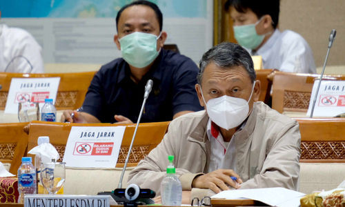 <p>Menteri Energi dan Sumber Daya Mineral (ESDM) Arifin Tasrif saat hadir dalam rapat kerja dengan Komisi VII DPR di komplek Parlemen, Senayan, Jakarta, Rabu, 2 Juni 2021. Foto: Ismail Pohan/TrenAsia</p>
