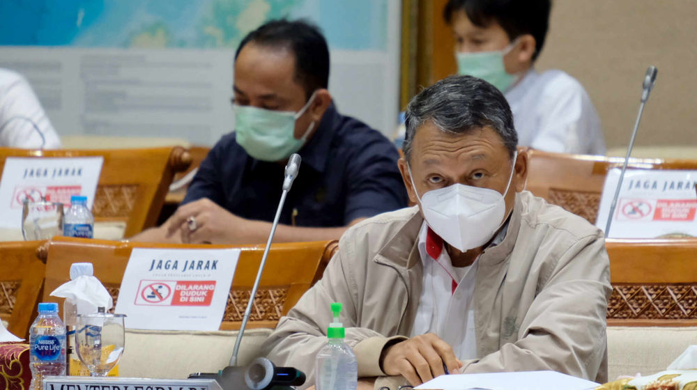 <p>Menteri Energi dan Sumber Daya Mineral (ESDM) Arifin Tasrif saat hadir dalam rapat kerja dengan Komisi VII DPR di komplek Parlemen, Senayan, Jakarta, Rabu, 2 Juni 2021. Foto: Ismail Pohan/TrenAsia</p>
