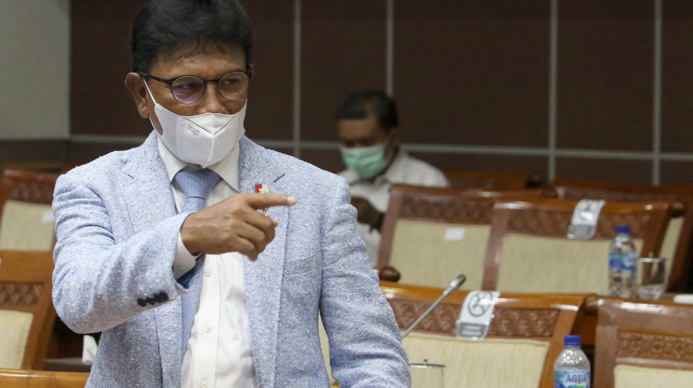 <p>Menteri Komunikasi dan Informatika (Menkominfo) Johnny G Plate bersiap mengikuti rapat kerja dengan komisi I DPR RI di kompleks Parlemen Senayan, Jakarta, Senin, 7 Juni 2021. Foto: Ismail Pohan/TrenAsia</p>
