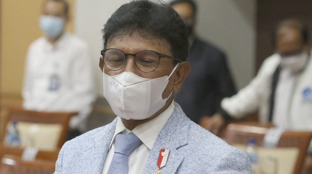 Menteri Komunikasi dan Informatika (Menkominfo) Johnny G Plate bersiap mengikuti rapat kerja dengan komisi I DPR RI di kompleks Parlemen Senayan, Jakarta, Senin, 7 Juni 2021.