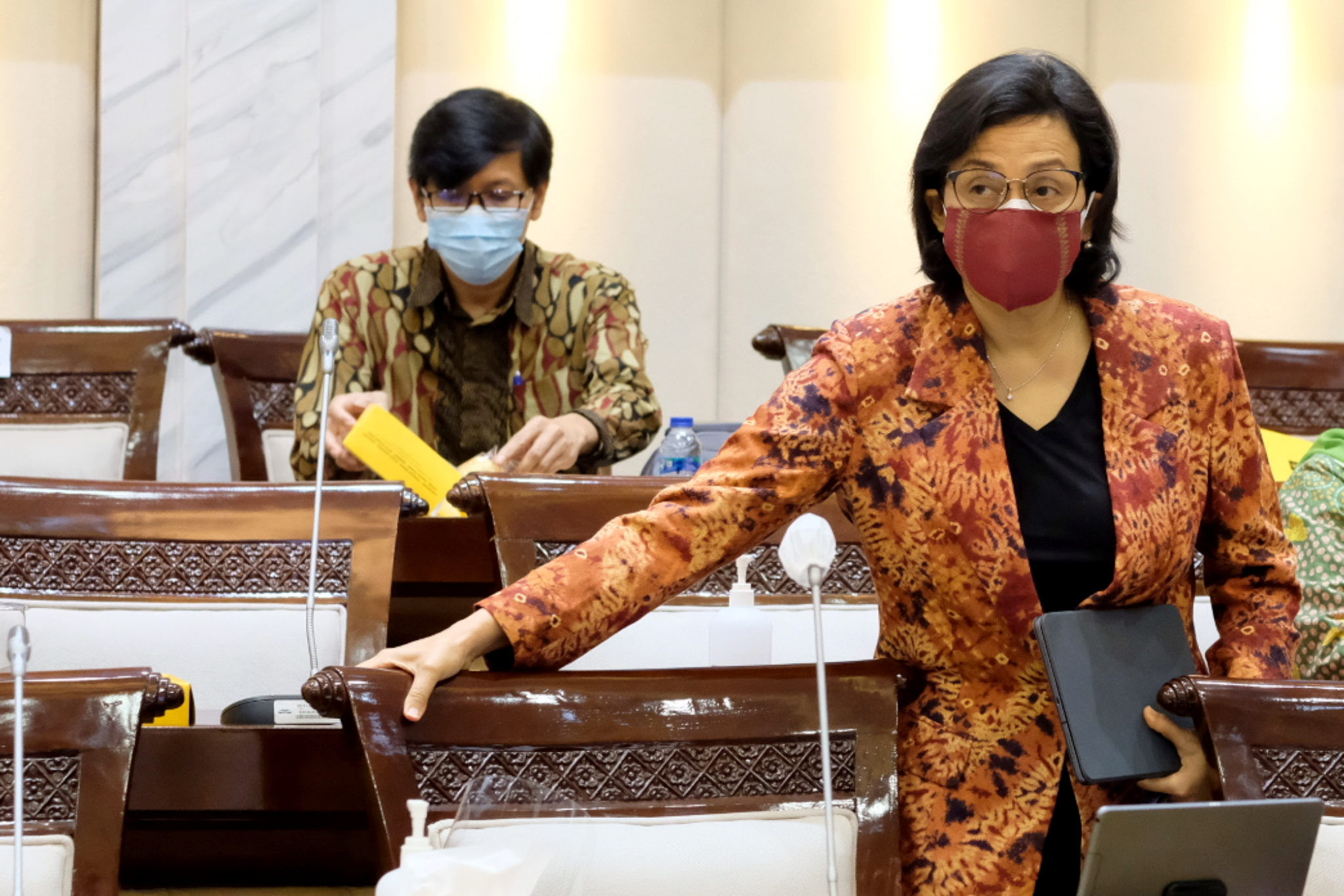 <p>Menteri Keuangan Sri Mulyani Indrawati saat menghadiri rapat kerja dengan komisi XI DPR di komplek Parlemen Senayan, Kamis, 10 Juni 2021. Foto: Ismail Pohan/TrenAsia</p>
