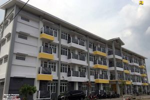 <p>Rusun ketiga yang selesai dibangun di Yogyakarta adalah Rusun Pondok Pesantren Mualimin Muhammadiyah sebanyak 1 tower yang terdiri atas 86 unit. Pekerjaan pembangunan fisiknya dimulai sejak September 2020 dan selesai pada Mei 2021 dengan biaya APBN TA 2020 sebesar Rp22,83 miliar. (Foto: Kementerian PUPR)</p>
