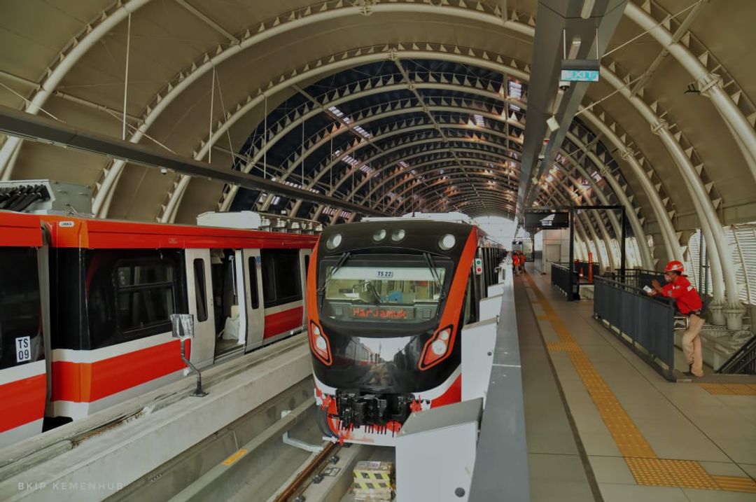 <p>Suasana Stasiun TMII LRT Jabodebek. Menteri Perhubungan Budi Karya Sumadi sempat menjajal LRT naik dari Stasiun TMII menuju Stasiun Harjamukti, Cibubur. (Foto: Kementerian Perhubungan)</p>
