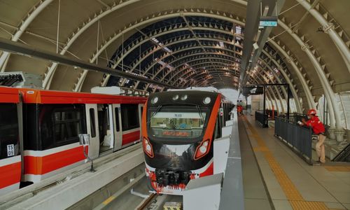 <p>Suasana Stasiun TMII LRT Jabodebek. Menteri Perhubungan Budi Karya Sumadi sempat menjajal LRT naik dari Stasiun TMII menuju Stasiun Harjamukti, Cibubur. (Foto: Kementerian Perhubungan)</p>
