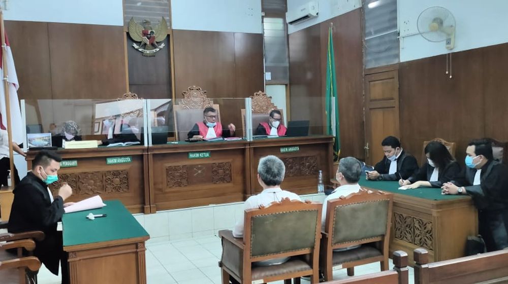 <p>Persidangan kasus tindak pidana pasar modal PT Tiga Pilar Sejahtera Food Tbk (AISA) dengan terdakwa Stefanus Joko Mogoginta dan Budhi Istanto di Pengadilan Negeri Jakarta Selatan, Kamis 3 Juni 2021 / Dok. Istimewa</p>
