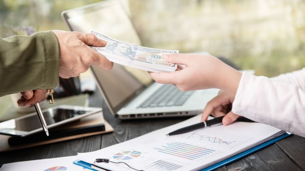 Ketahui hal-hal yang harus dipertimbangkan sebelum meminjam uang