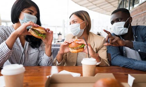 Hati-hati, kunjungi bar dan restoran bisa tingkatkan risiko terkena dan menyebarkan COVID-19