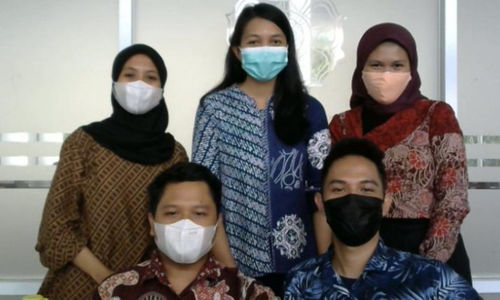 <p>Tim Mahasiswa UGM yang menyabet meraih Juara I pada Osaka University Student Video Contest/Foto: ugm.ac.id</p>
