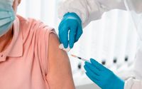 Ketahui Dosis dan Rentang Waktu Penerimaan Vaksin COVID-19