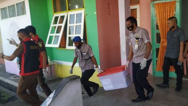 Terkait Dugaan Korupsi Dana Bos SMPN 1 Reok, Kejari Ruteng Geledah Kantor Dinas PPO dan  BKD Manggarai