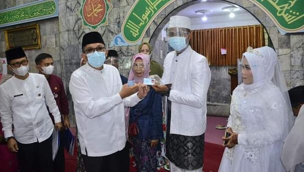Tingkatkan Pelayanan Prima, Kini Warga Padang Usai Nikah Langsung Dapat Dokumen Kependudukan