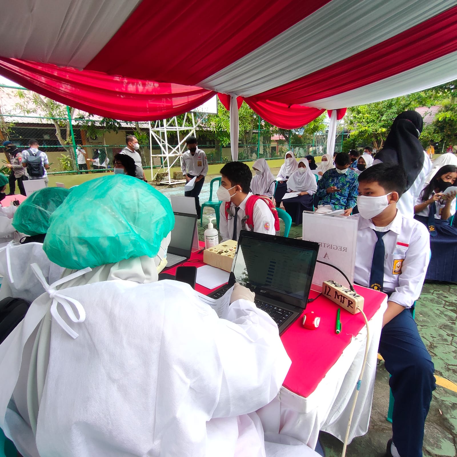Vaksinasi pelajar di SMK 5 Balikpapan pada Rabu (14/7/2021)