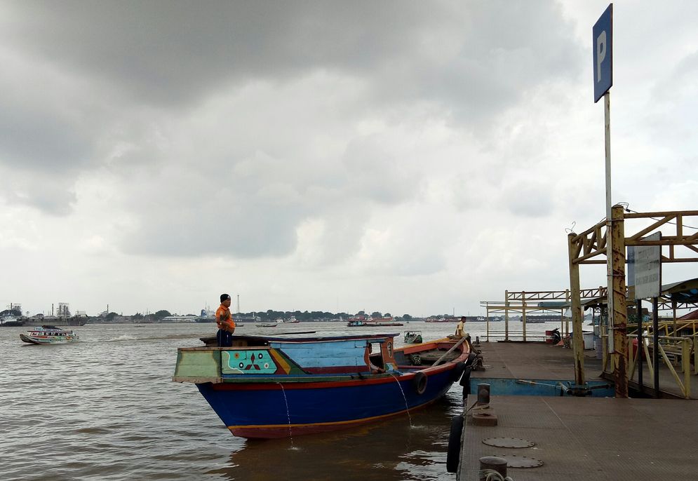 Dermaga Sungai Lais.jpg