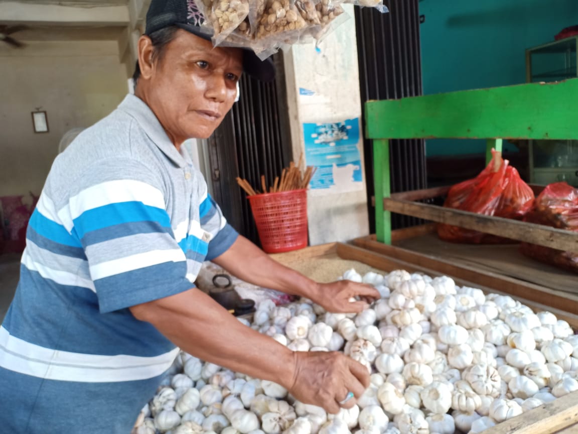 Pedagang di salah satu pasar tradisional Balikpapan