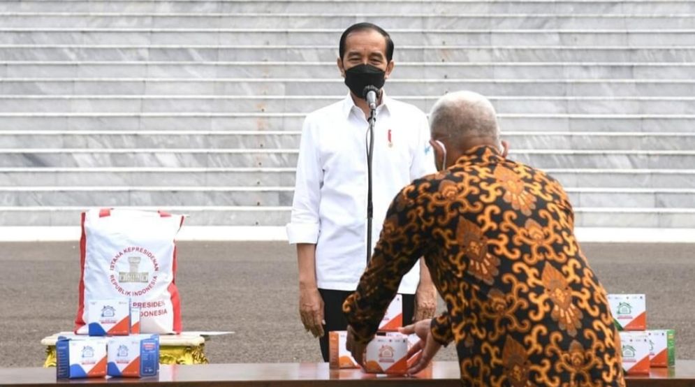 Presiden Bagikan 600 Ribu Paket Obat Isoman Gratis 