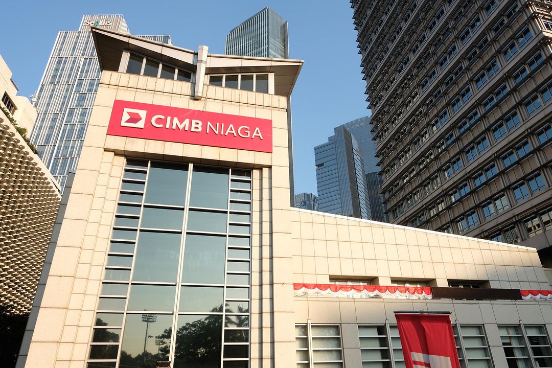 Gedung Bank CIMB Niaga di kawasan Sudirman, Jakarta. Foto: Ismail Pohan/TrenAsia