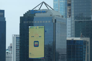 Gedung Bank Rakyat Indonesia (BRI) di kawasan Sudirman, Jakarta. Foto: Ismail Pohan/TrenAsia