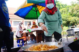 Buka Dapur Umum Untuk Bantu War.jpg