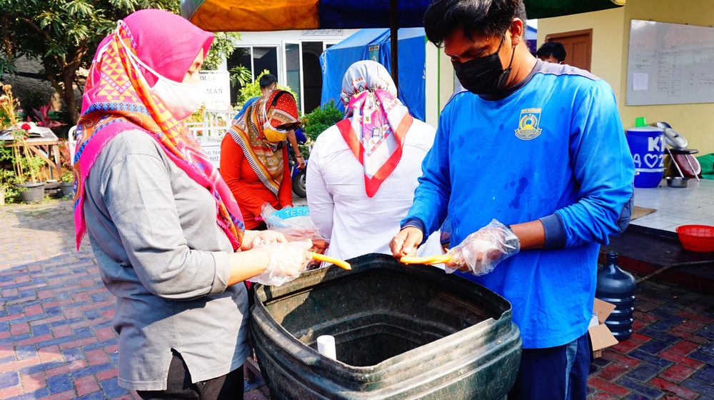 Buka Dapur Umum Untuk Bantu Warga.jpg
