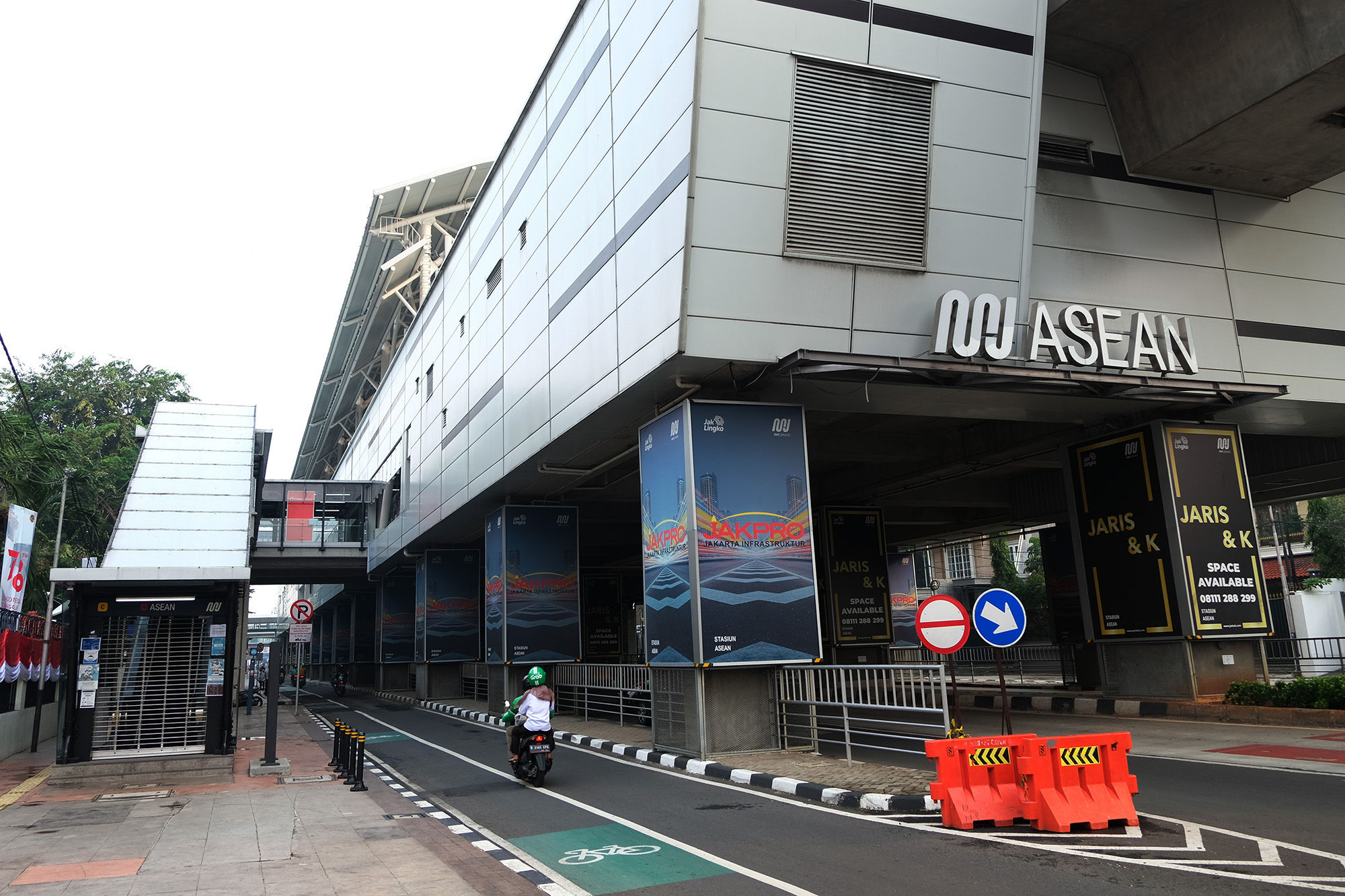 Suasana stasiun MRT ASEAN di Jalan Sisingamangaraja, Jakarta. Senin, 19 Juli 2021. Foto: Ismail Pohan/TrenAsia