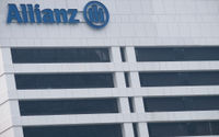 Gedung Asuransi Allianz di kasawan Sudirman, Jakarta. Foto: Ismail Pohan/TrenAsia