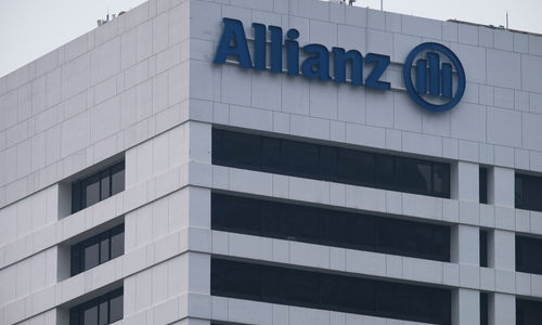 Gedung Asuransi Allianz di kasawan Sudirman, Jakarta. Foto: Ismail Pohan/TrenAsia