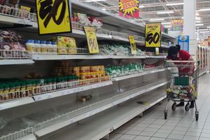 Jelang Penutupan Supermarket Giant .jpg