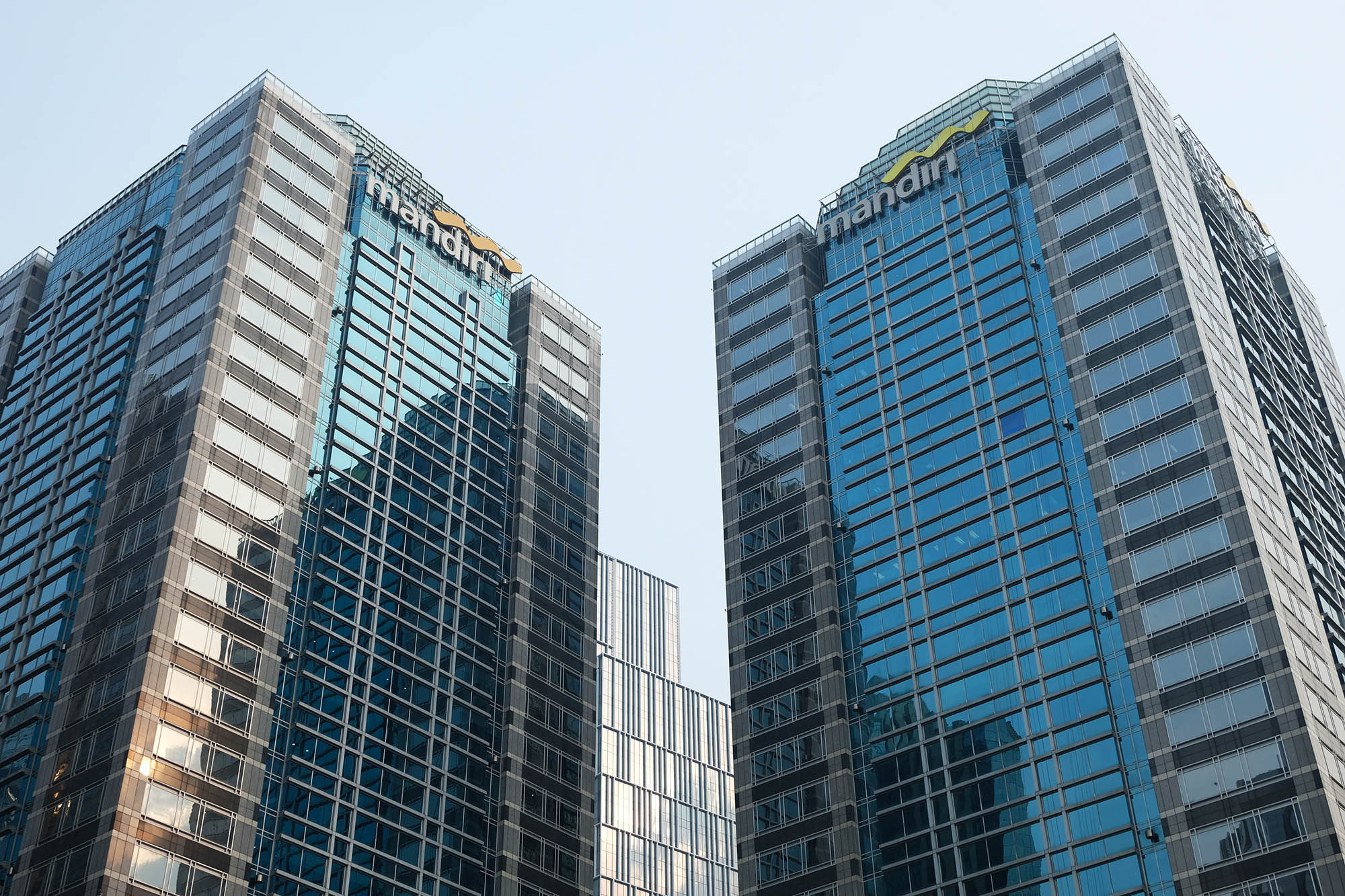 Gedung Menara Bank Mandiri di kawasan Sudirman, Jakarta. Foto: Ismail Pohan/TrenAsia