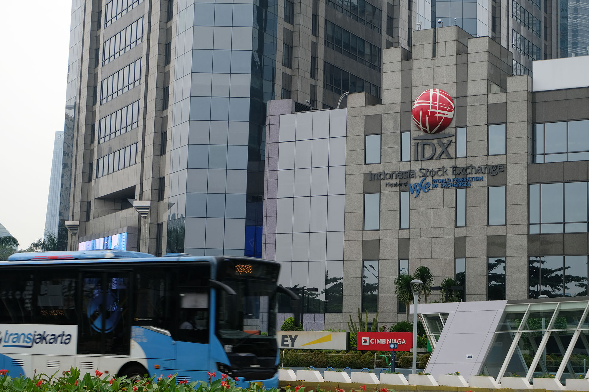 Kantor pusat Bursa Efek Indonesia (BEI) di kawasan Senayan, Jakarta. Foto: Ismail Pohan/TrenAsia