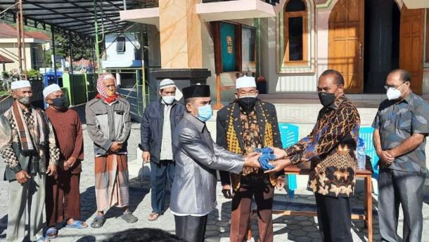 Idul Adha di Bajawa - Flores,  Umat Muslim Sholat di Rumah Masing-masing, Pemkab Ngada Serahkan Hewan Kurban 