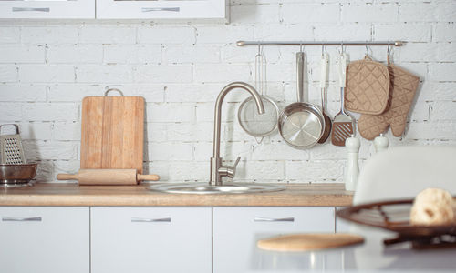 tips sederhana, murah, dan cerdas yang dapat membuat dapur Anda jadi tampak lebih luas
