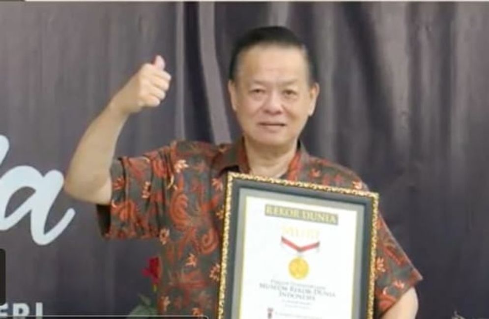 Bapak komunitas Indonesia