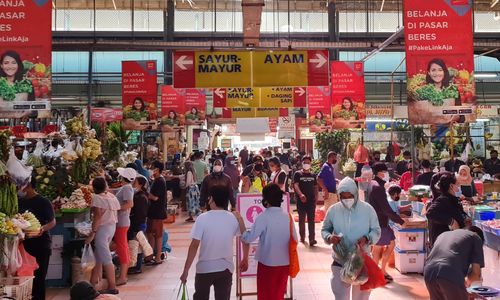 Aktifitas Berbelanja Kebutuhan Pokok .jpg