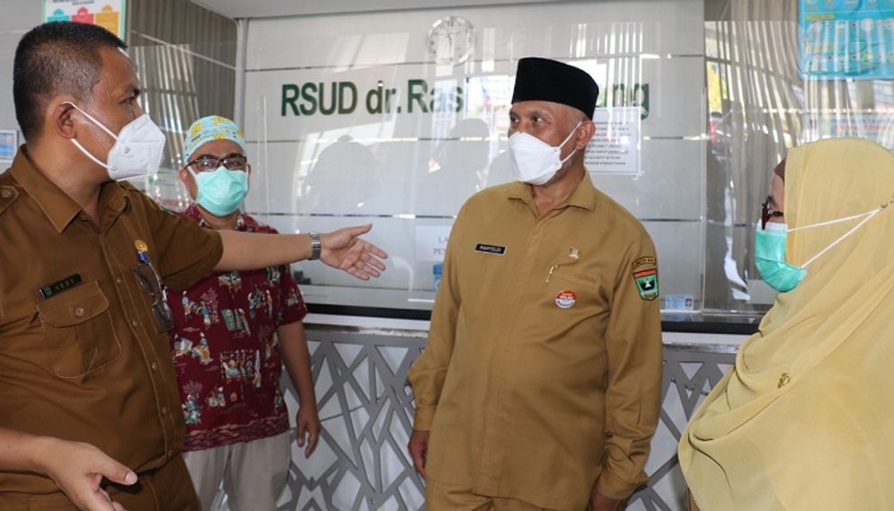 GUBERNUR DI RSUD RASIDIN.jpg