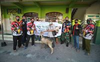 Belasan Komunitas salurkan hewan kurban
