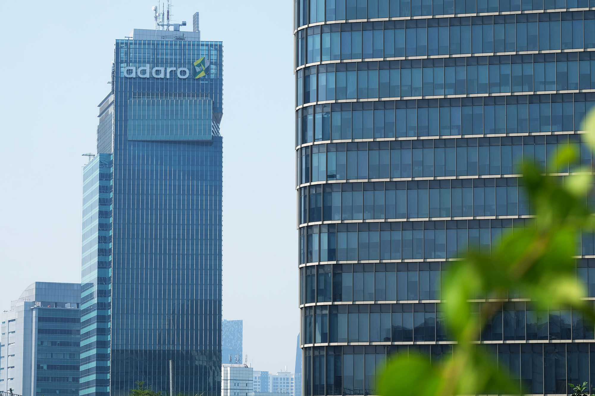 Gedung Adaro Energy di Jalan Rasuna Said, Kuningan, Jakarta. Foto: Ismail Pohan/TrenAsia