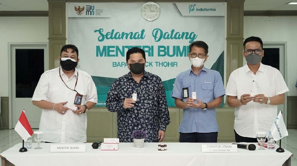 <p>Menteri BUMN Erick Thohir saat berkunjung ke pabrik farmasi PT Indofarma Tbk (INAF) yang memproduksi obat Ivermectin / Dok. Kementerian BUMN</p>
