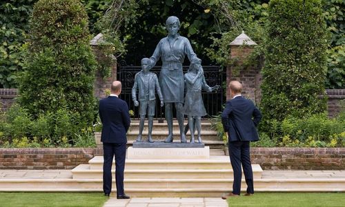 Baru saja diresmikan, inilah makna di balik pakaian pada patung Putri Diana