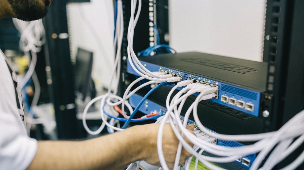 Ilustrasi Pusat Data.jpeg