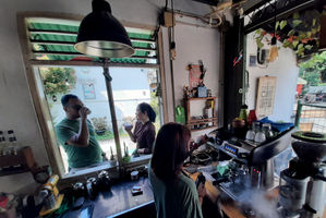 Berjemur Nyambi Ngopi.jpg