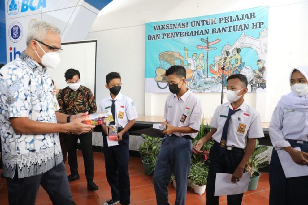 Vaksinasi-pelajar-solo3-768x512.jpg