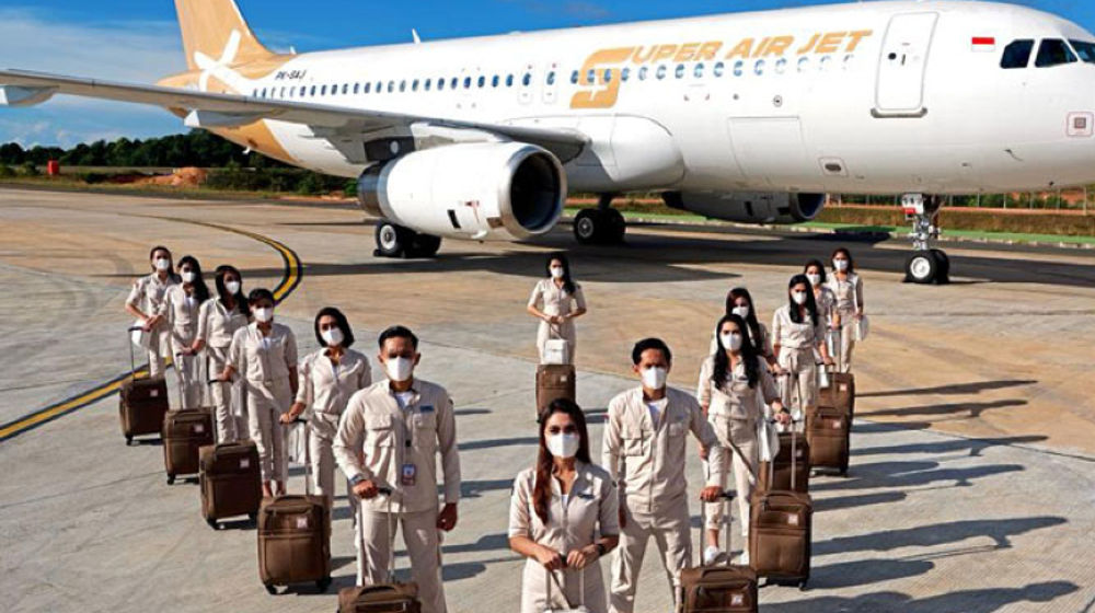 Kru Pesawat Tampil Trendi, Trik Super Air Jet Rusdi Kirana Gaet Penumpang Milenial.jpg